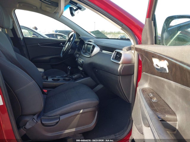 44884376 :رقم المزاد ، 5XYPG4A32HG277443 vin ، 2017 Kia Sorento 2.4l Lx مزاد بيع
