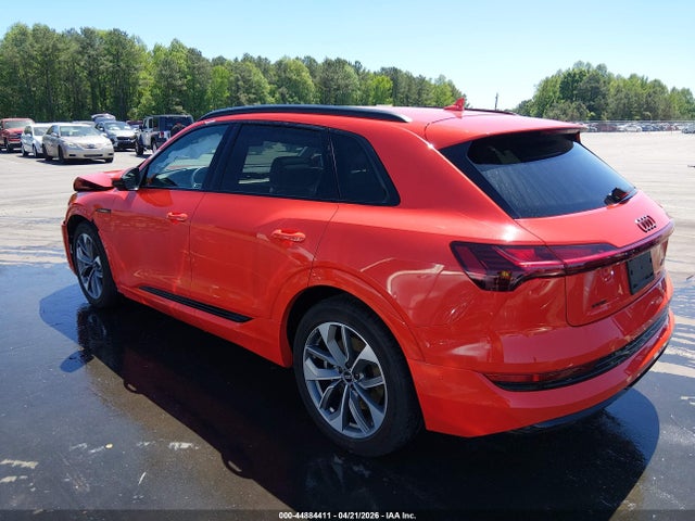 Aukcja sprzedaży 2021 Audi E-tron Premium Plus Quattro, vin: WA1LAAGE8MB036136, numer aukcji: 44884411