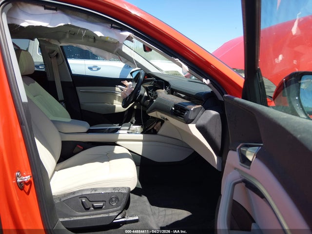 Aukcja sprzedaży 2021 Audi E-tron Premium Plus Quattro, vin: WA1LAAGE8MB036136, numer aukcji: 44884411