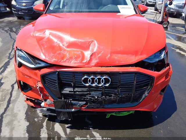 Aukcja sprzedaży 2021 Audi E-tron Premium Plus Quattro, vin: WA1LAAGE8MB036136, numer aukcji: 44884411