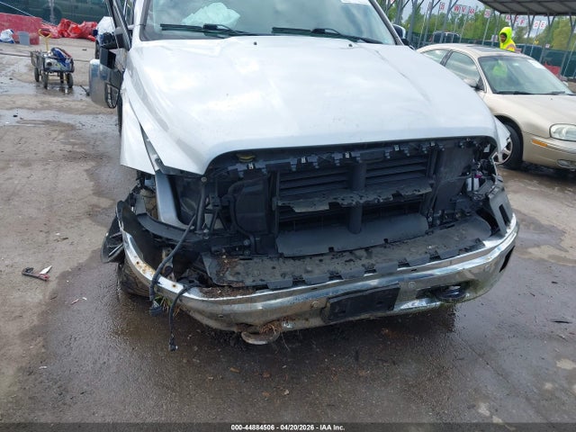 44884506 :رقم المزاد ، 1C6RR7NT6JS208471 vin ، 2018 Ram 1500 Laramie  4x4 5'7 Box مزاد بيع