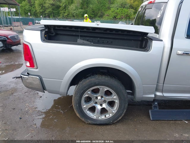 44884506 :رقم المزاد ، 1C6RR7NT6JS208471 vin ، 2018 Ram 1500 Laramie  4x4 5'7 Box مزاد بيع