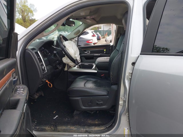 44884506 :رقم المزاد ، 1C6RR7NT6JS208471 vin ، 2018 Ram 1500 Laramie  4x4 5'7 Box مزاد بيع