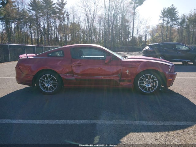 2013 Ford Mustang V6 Premium მანქანა იყიდება აუქციონზე, vin: 1ZVBP8AM3D5259947, აუქციონის ნომერი: 44884518