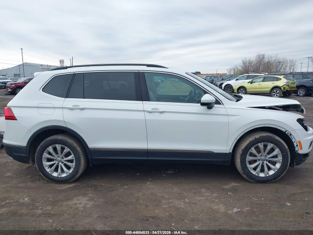 44884533 :رقم المزاد ، 3VV2B7AX0JM080326 vin ، 2018 Volkswagen Tiguan 2.0t Se/2.0t Sel مزاد بيع