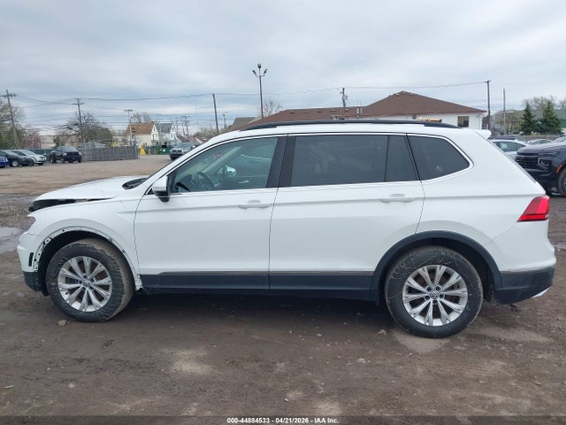 44884533 :رقم المزاد ، 3VV2B7AX0JM080326 vin ، 2018 Volkswagen Tiguan 2.0t Se/2.0t Sel مزاد بيع