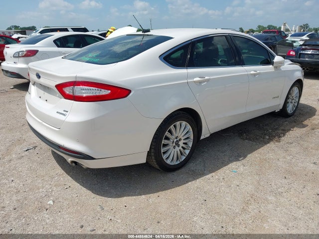 2016 Ford Fusion Hybrid Se მანქანა იყიდება აუქციონზე, vin: 3FA6P0LU0GR126363, აუქციონის ნომერი: 44884624