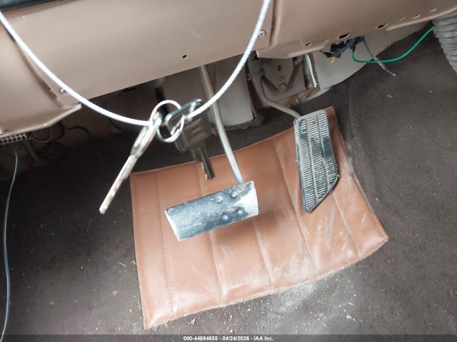 44884655 :رقم المزاد ، 1GTER14H4HJ525067 vin ، 1987 Gmc R15 Conventional R1500 مزاد بيع