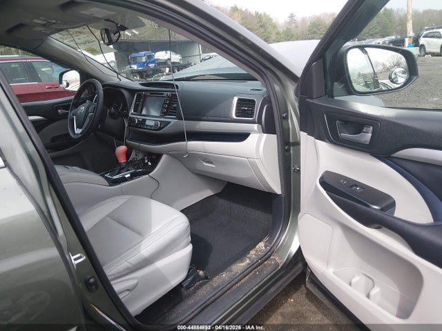 2016 Toyota Highlander Xle V6 მანქანა იყიდება აუქციონზე, vin: 5TDJKRFH0GS257067, აუქციონის ნომერი: 44884693