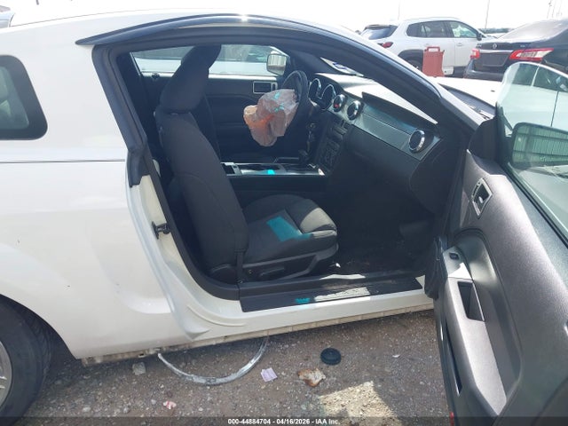 44884704 :رقم المزاد ، 1ZVFT80N955198841 vin ، 2005 Ford Mustang V6 Deluxe/v6 Premium مزاد بيع