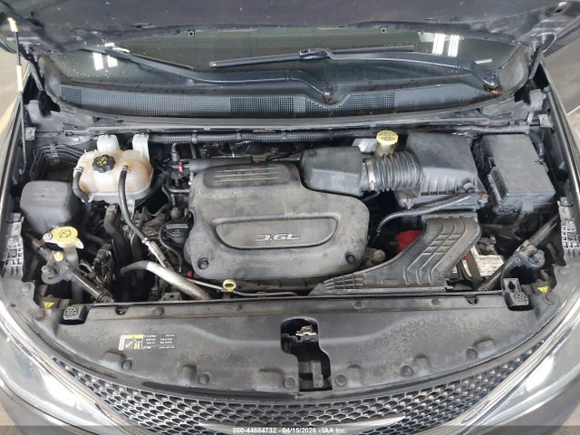 Продажа на аукционе авто 2017 Chrysler Pacifica Limited, vin: 2C4RC1GG2HR655981, номер лота: 44884732