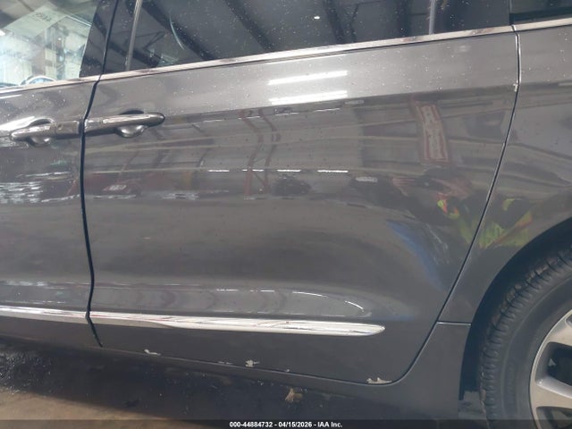 Продажа на аукционе авто 2017 Chrysler Pacifica Limited, vin: 2C4RC1GG2HR655981, номер лота: 44884732