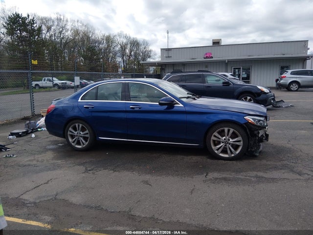 2018 Mercedes-benz C 300 მანქანა იყიდება აუქციონზე, vin: 55SWF4JB8JU218608, აუქციონის ნომერი: 44884744