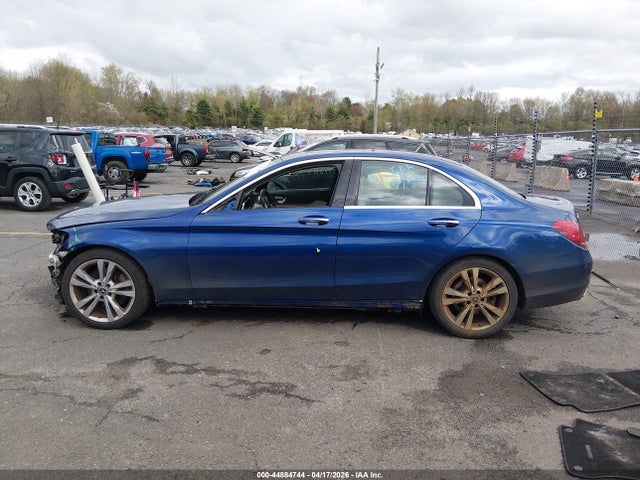 2018 Mercedes-benz C 300 მანქანა იყიდება აუქციონზე, vin: 55SWF4JB8JU218608, აუქციონის ნომერი: 44884744