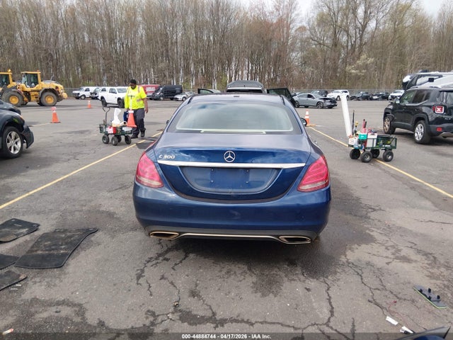 2018 Mercedes-benz C 300 მანქანა იყიდება აუქციონზე, vin: 55SWF4JB8JU218608, აუქციონის ნომერი: 44884744