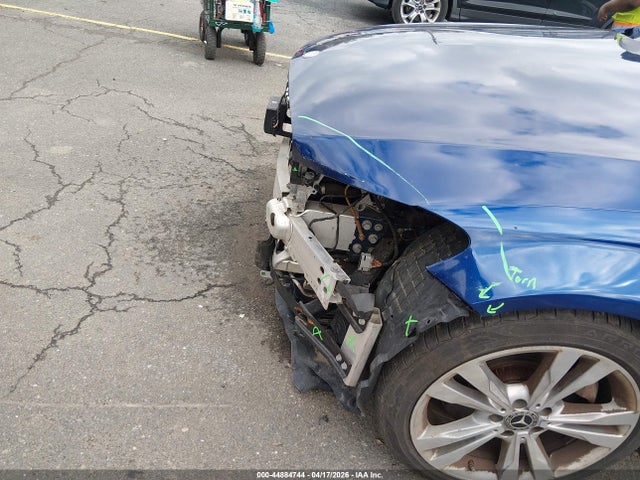 2018 Mercedes-benz C 300 მანქანა იყიდება აუქციონზე, vin: 55SWF4JB8JU218608, აუქციონის ნომერი: 44884744