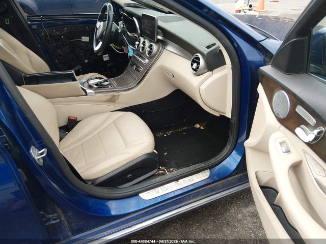 2018 Mercedes-benz C 300 მანქანა იყიდება აუქციონზე, vin: 55SWF4JB8JU218608, აუქციონის ნომერი: 44884744