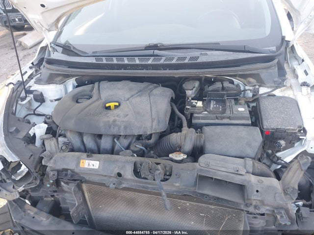 Продажа на аукционе авто 2015 Hyundai Elantra Se, vin: 5NPDH4AE7FH574151, номер лота: 44884785
