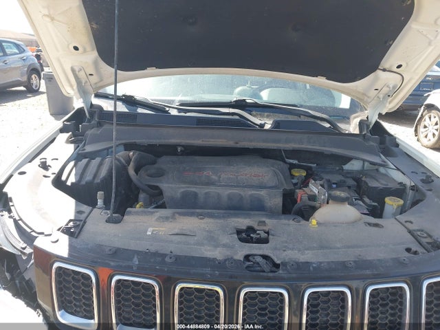 44884809 :رقم المزاد ، 3C4NJDCB0JT272883 vin ، 2018 Jeep Compass Limited 4x4 مزاد بيع