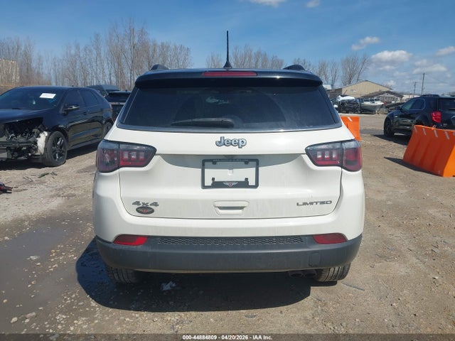 44884809 :رقم المزاد ، 3C4NJDCB0JT272883 vin ، 2018 Jeep Compass Limited 4x4 مزاد بيع