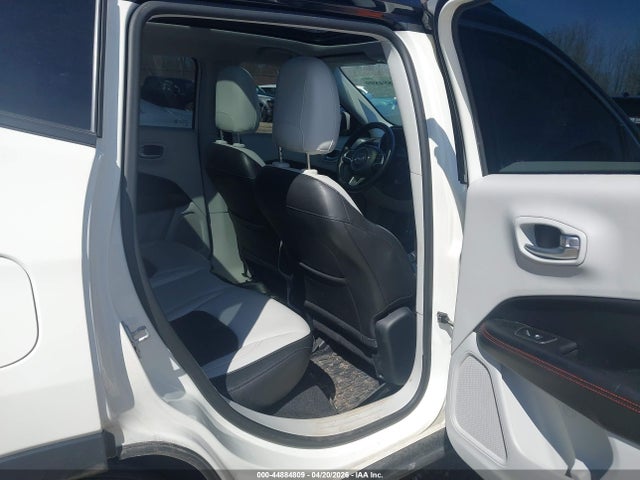 44884809 :رقم المزاد ، 3C4NJDCB0JT272883 vin ، 2018 Jeep Compass Limited 4x4 مزاد بيع