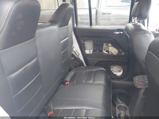 Продажа на аукционе авто 2016 Jeep Patriot High Altitude Edition, vin: 1C4NJRFB4GD612799, номер лота: 44884821