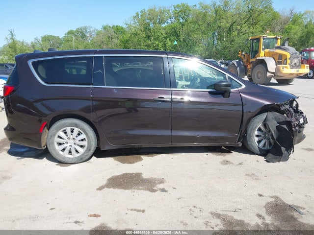 2018 Chrysler Pacifica L მანქანა იყიდება აუქციონზე, vin: 2C4RC1AG6JR274875, აუქციონის ნომერი: 44884839
