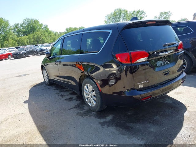 2018 Chrysler Pacifica L მანქანა იყიდება აუქციონზე, vin: 2C4RC1AG6JR274875, აუქციონის ნომერი: 44884839