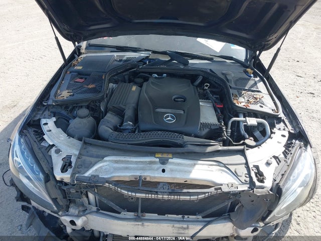 Продажа на аукционе авто 2015 Mercedes-benz C 300 Luxury 4matic, vin: 55SWF4KBXFU013328, номер лота: 44884844