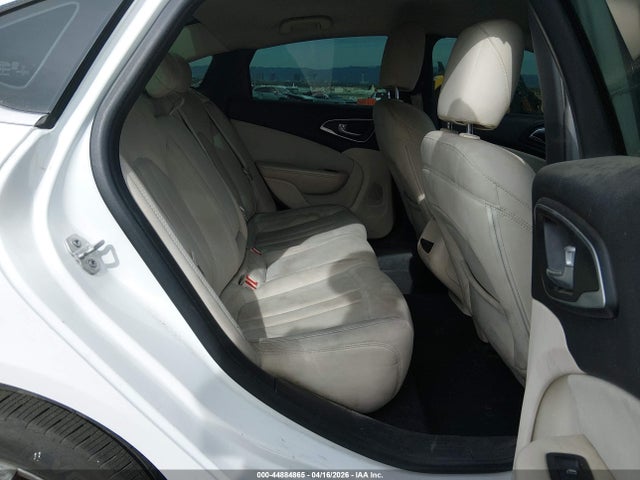 2015 Chrysler 200 Limited მანქანა იყიდება აუქციონზე, vin: 1C3CCCABXFN617184, აუქციონის ნომერი: 44884865