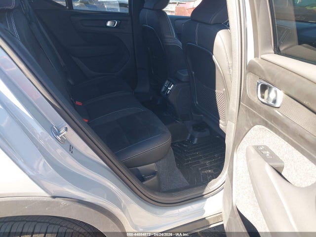 YV4L12UC1S2582821 Volvo Xc40 B5 Plus Dark Theme