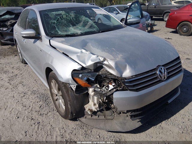 Aukcja sprzedaży 2015 Volkswagen Passat 1.8t Wolfsburg Edition, vin: 1VWAT7A32FC037360, numer aukcji: 44884898