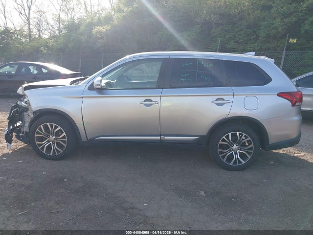 Продажа на аукционе авто 2018 Mitsubishi Outlander Se, vin: JA4AD3A32JJ001899, номер лота: 44884905