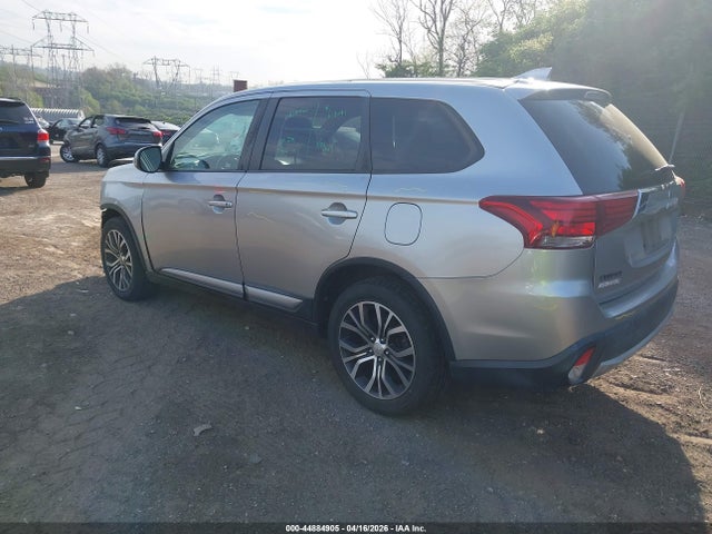 Продажа на аукционе авто 2018 Mitsubishi Outlander Se, vin: JA4AD3A32JJ001899, номер лота: 44884905