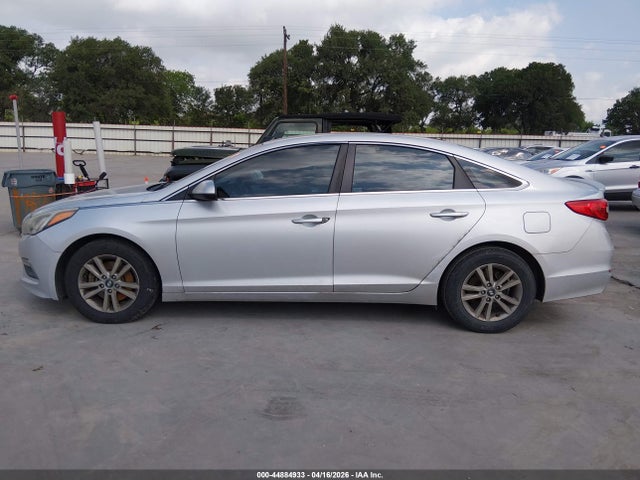 Продажа на аукционе авто 2015 Hyundai Sonata Se, vin: 5NPE24AF3FH004842, номер лота: 44884933