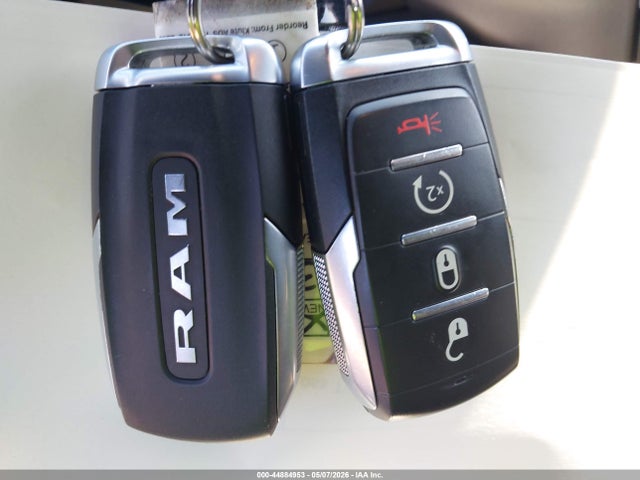 Продажа на аукционе авто 2025 Ram 1500 Big Horn  4x4 5'7 Box, vin: 1C6RRFFG1SN590002, номер лота: 44884953