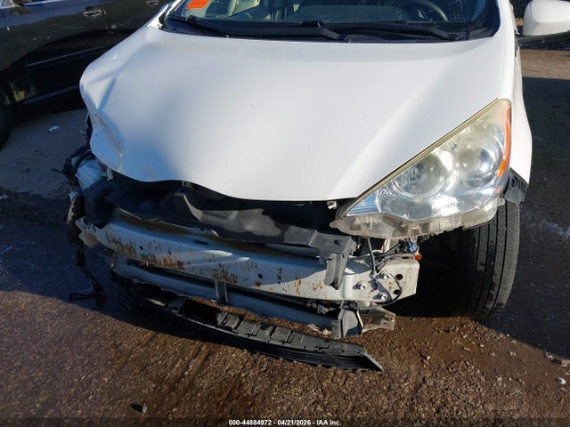 2014 Toyota Prius C Two მანქანა იყიდება აუქციონზე, vin: JTDKDTB31E1567227, აუქციონის ნომერი: 44884972