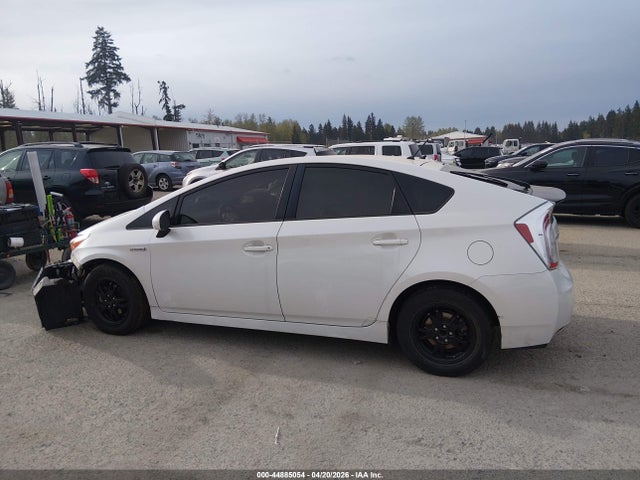 Toyota Prius Two 2015 JTDKN3DU8F0467071 Image 14