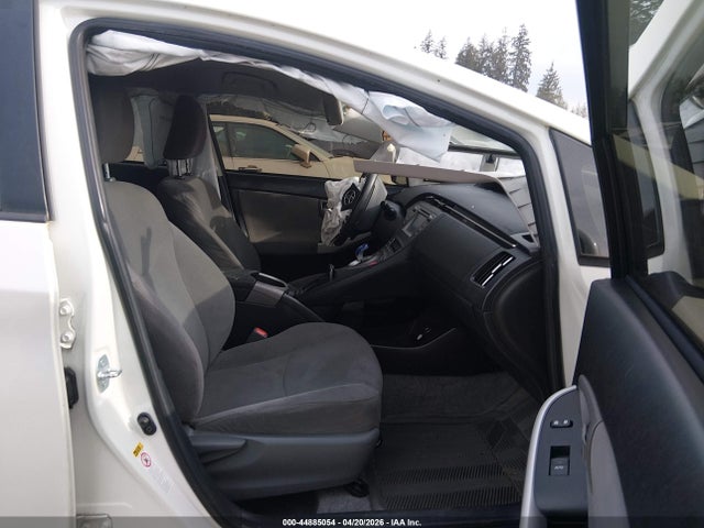 Toyota Prius Two 2015 JTDKN3DU8F0467071 Image 5