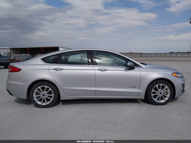 3FA6P0LU8KR258778 Ford Fusion Hybrid Se
