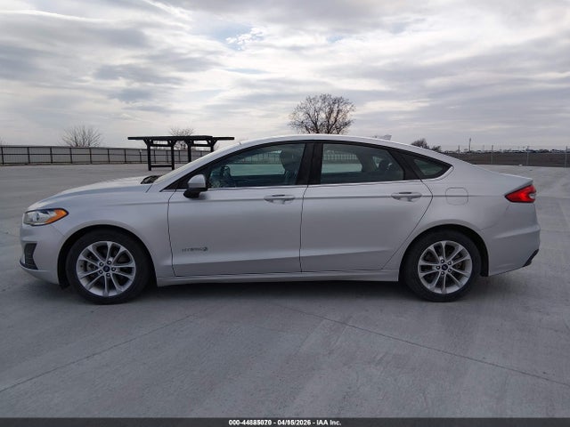 3FA6P0LU8KR258778 Ford Fusion Hybrid Se