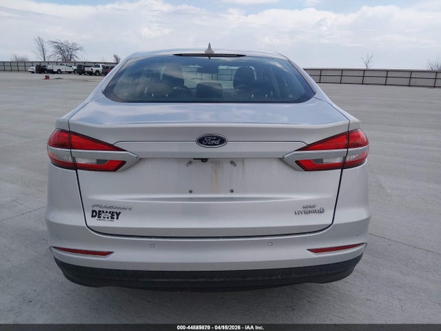 3FA6P0LU8KR258778 Ford Fusion Hybrid Se