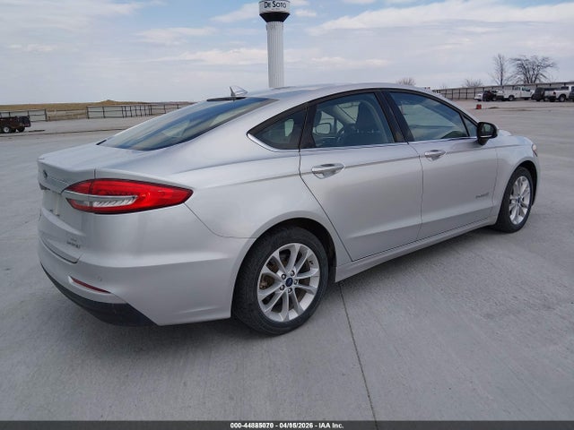 3FA6P0LU8KR258778 Ford Fusion Hybrid Se