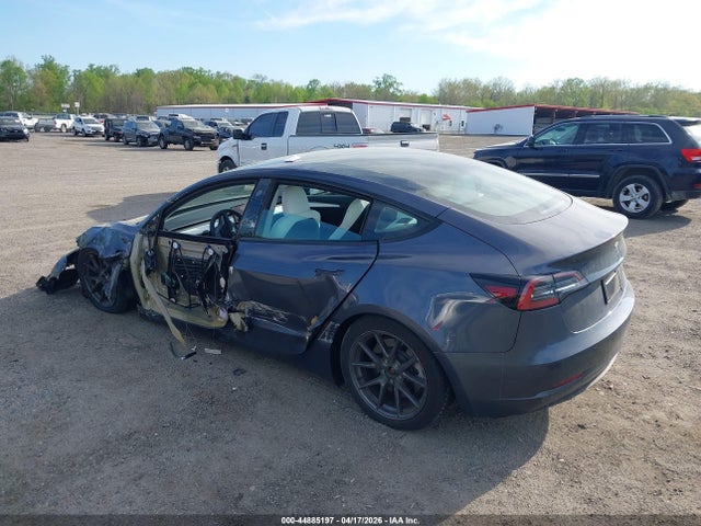 Tesla Model 3 Rear-wheel Drive 2023 5YJ3E1EAXPF583887 Image 3
