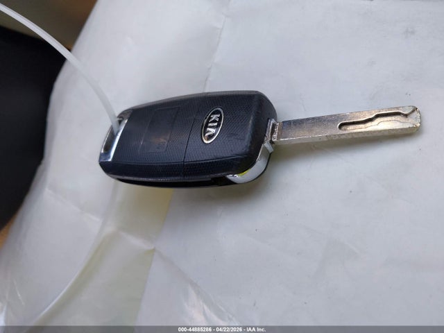 KNAGT4L39J5216109 KIA Optima Lx