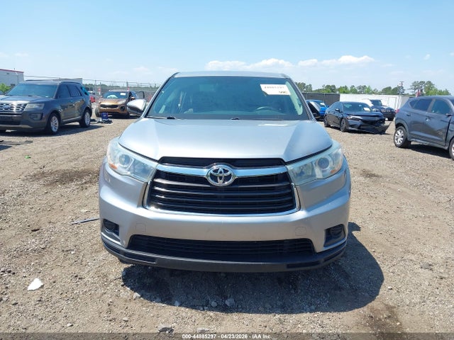 Продажа на аукционе авто 2015 Toyota Highlander Le, vin: 5TDZARFHXFS009672, номер лота: 44885297