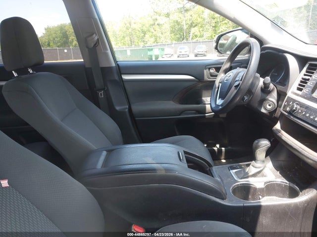 Продажа на аукционе авто 2015 Toyota Highlander Le, vin: 5TDZARFHXFS009672, номер лота: 44885297