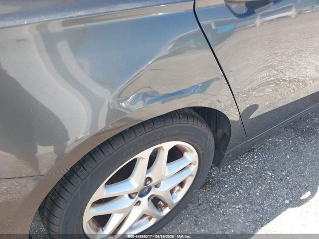 44885317 :رقم المزاد ، 1FA6P0H79F5107573 vin ، 2015 Ford Fusion Se مزاد بيع