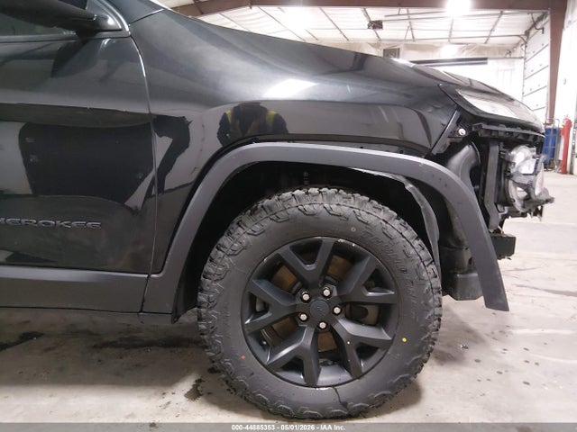 44885353 :رقم المزاد ، 1C4PJMCS7GW131594 vin ، 2016 Jeep Cherokee Latitude مزاد بيع