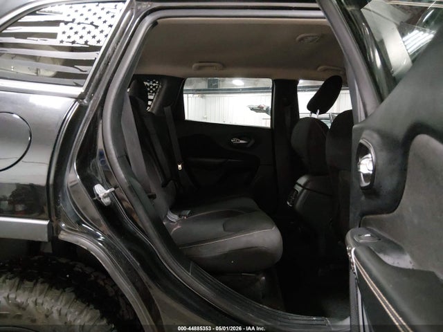 44885353 :رقم المزاد ، 1C4PJMCS7GW131594 vin ، 2016 Jeep Cherokee Latitude مزاد بيع